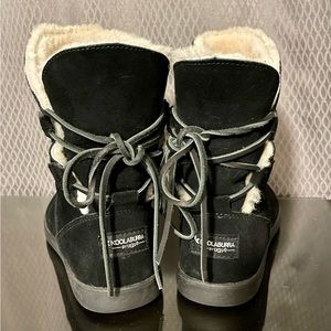 Kookaburra by Ugg black suede lace-up boots sz 6 EUC